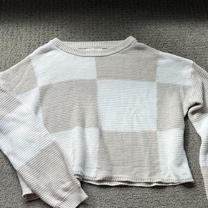 Jessica Simpson Beige and White Crew Neck Sweater